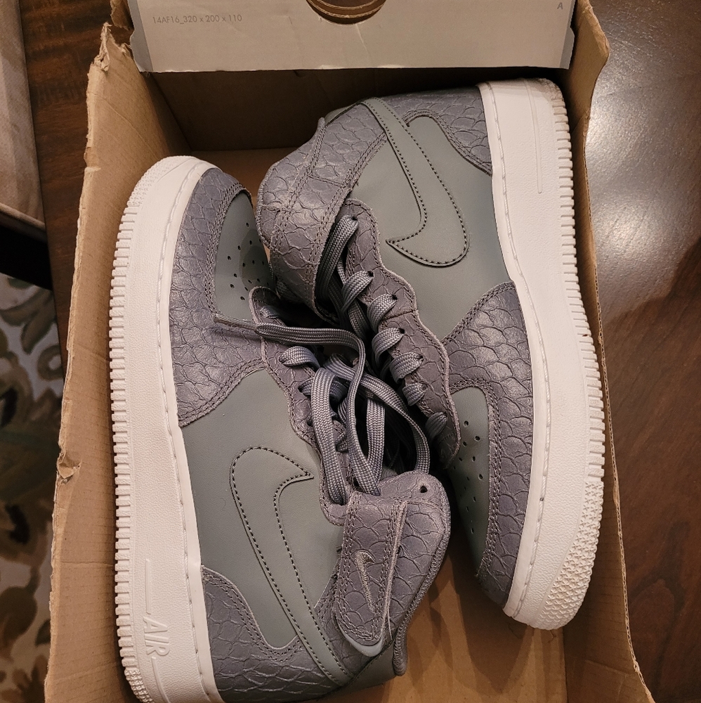 Nike Air Force 1 Mid